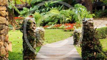 How to Create an All-Family Outdoor Lounge